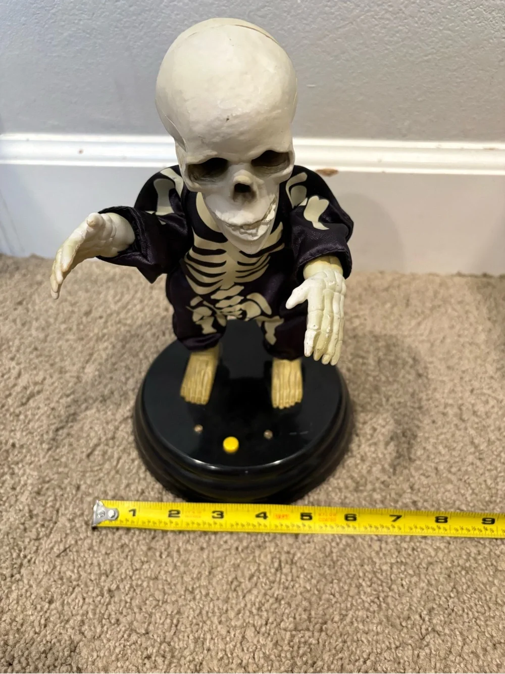 Gemmy Grave Raver Livin La Vida Loca animated dancing skeleton Sings/no movement